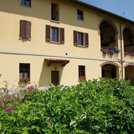 Bed and Breakfast Cascina Delle Mele Vittuone Exterior foto