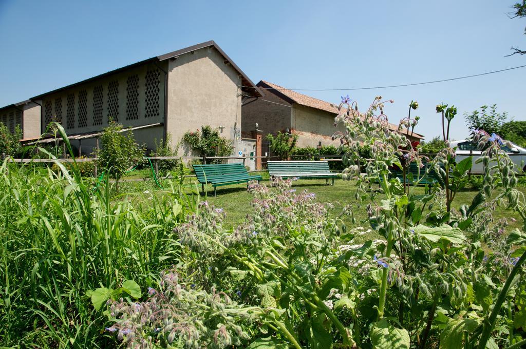 Bed and Breakfast Cascina Delle Mele Vittuone Exterior foto