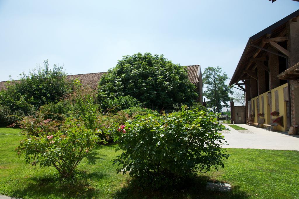 Bed and Breakfast Cascina Delle Mele Vittuone Exterior foto