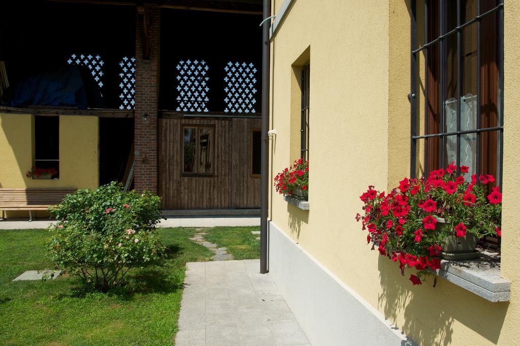 Bed and Breakfast Cascina Delle Mele Vittuone Exterior foto